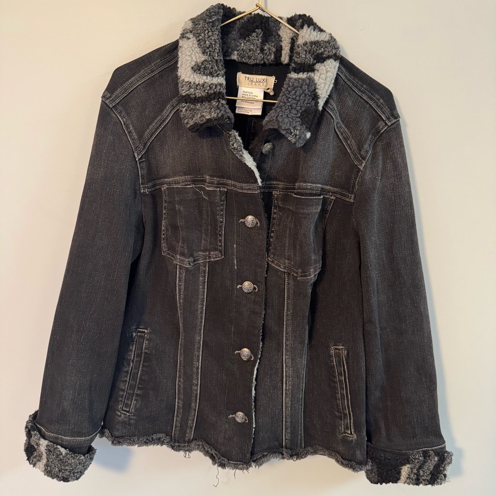 TRU LUXE JEANS Women's Denim Jacket Black with Faux Fur Trim Size LARGE